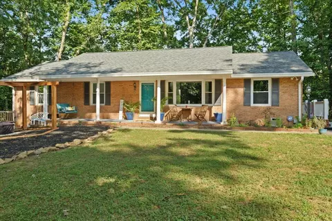 403 W Beaver Dam Ct, Goodview, VA 24095