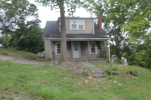 419 E Hickory St, Covington, VA 24426