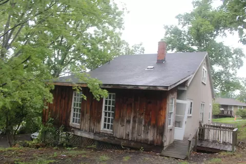 419 E Hickory St, Covington, VA 24426 photo 5