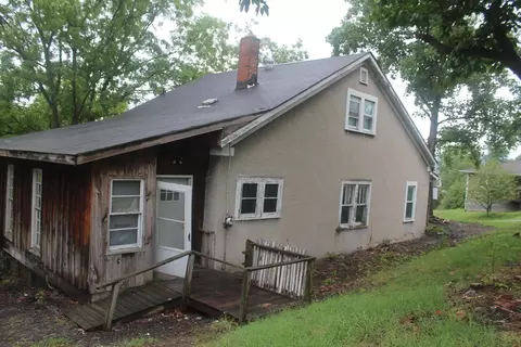419 E Hickory St, Covington, VA 24426 photo 4
