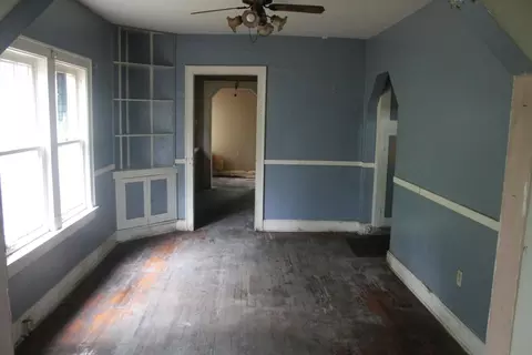 419 E Hickory St, Covington, VA 24426 photo 8