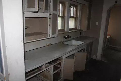 419 E Hickory St, Covington, VA 24426 photo 9