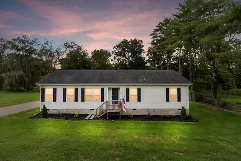 1559 Testerman Dr, Christiansburg, VA 24073