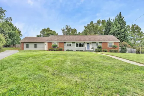 2301 Kipling St SW, Roanoke, VA 24018