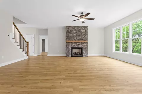 Living - 156 Bermuda Dr, Hardy, VA 24101 photo 3 of 4