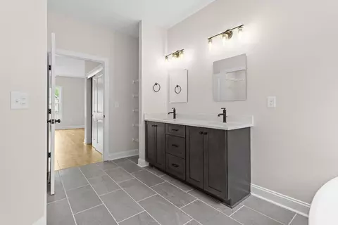Entry Way - 156 Bermuda Dr, Hardy, VA 24101 photo 4 of 6