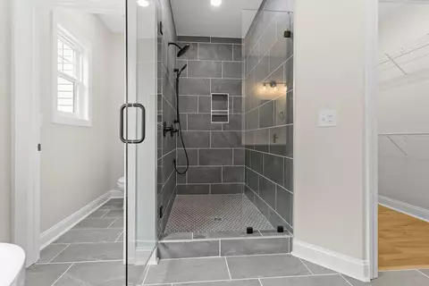 Bath - 156 Bermuda Dr, Hardy, VA 24101 photo 3 of 4