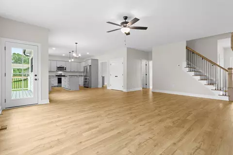 Living - 156 Bermuda Dr, Hardy, VA 24101 photo 4 of 4