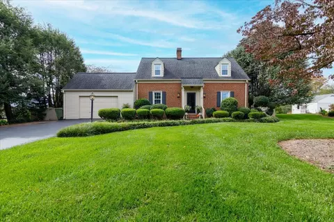 615 Academy St, Salem, VA 24153