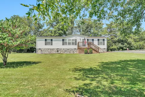106 Courtland Dr, Vinton, VA 24179