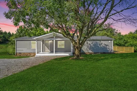 104 Byrnes St, Goodview, VA 24095