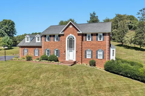 2314 Etzler Rd, Troutville, VA 24175