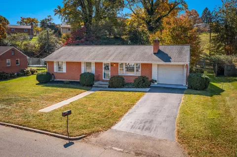 3155 Galloway Dr, Roanoke, VA 24018