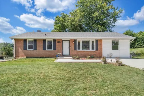 2926 Diplomat Dr, Roanoke, VA 24019