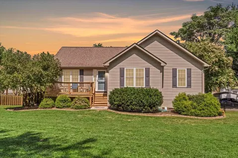 733 Hill Ave, Salem, VA 24153