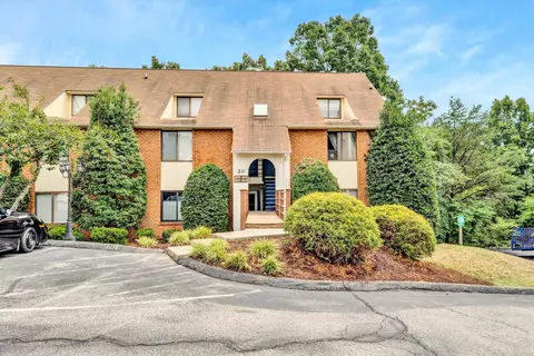 3374 Forest Ct, Roanoke, VA 24018