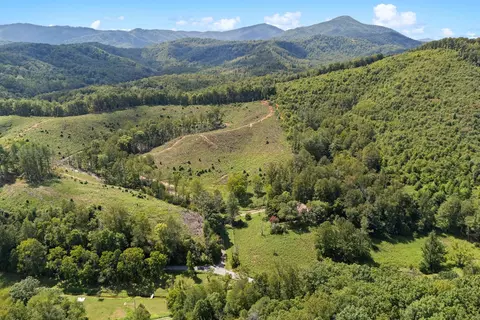 8261 Boones Chapel Rd, Boones Mill, VA 24065