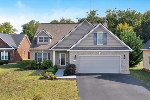 2509 Russlen Dr, Salem, VA 24153