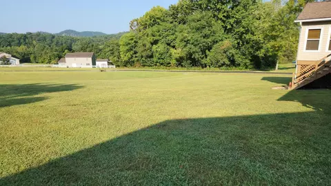 Exterior - 301 Dustys Rd, Covington, VA 24426 photo 5 of 6