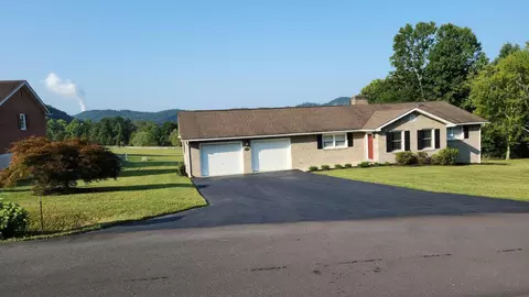 301 Dustys Rd, Covington, VA 24426