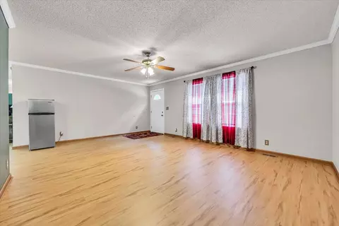 1291 Menefee Dr, Goode, VA 24556 photo 3