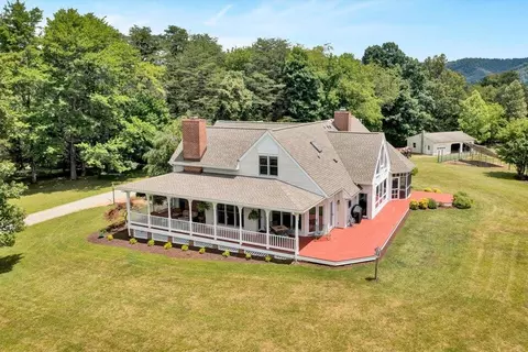 8451 Holly Tree Dr, Boones Mill, VA 24065