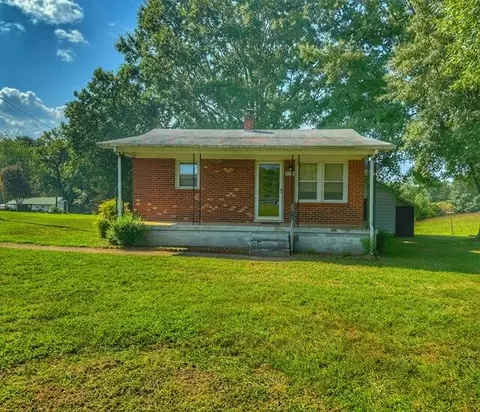 9383 Chatham Rd, Martinsville, VA 24112
