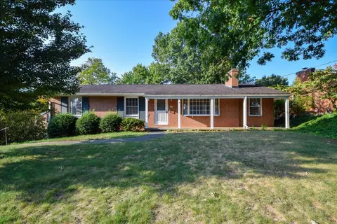 5452 Warwood Dr, Roanoke, VA 24018