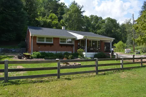 6526 Mayo Dr, Boones Mill, VA 24065