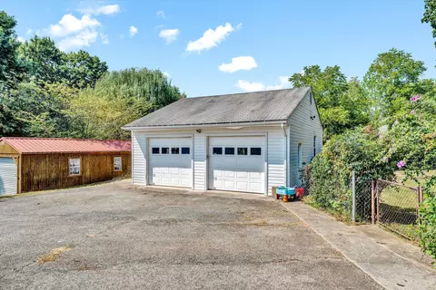 Exterior - 2829 Sample Ave SE, Roanoke, VA 24014 photo 8 of 8
