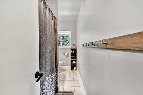 Entry Way - 2829 Sample Ave SE, Roanoke, VA 24014 photo 3 of 3
