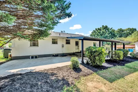 Exterior - 2829 Sample Ave SE, Roanoke, VA 24014 photo 4 of 8