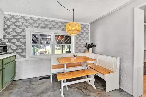 Dining - 2829 Sample Ave SE, Roanoke, VA 24014 photo 1 of 1