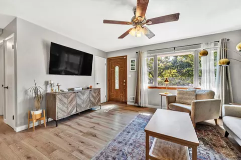 Entry Way - 2829 Sample Ave SE, Roanoke, VA 24014 photo 1 of 3