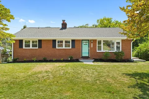 5418 Warwood Dr, Roanoke, VA 24018