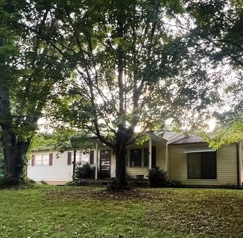 48 Lbj Ln, Eagle Rock, VA 24085