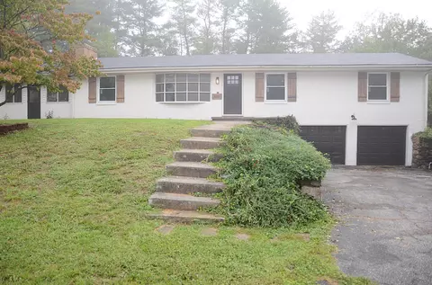 2202 Tannehill Dr, Roanoke, VA 24018