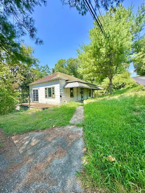 643 Jefferson Ave, Clifton Forge, VA 24422