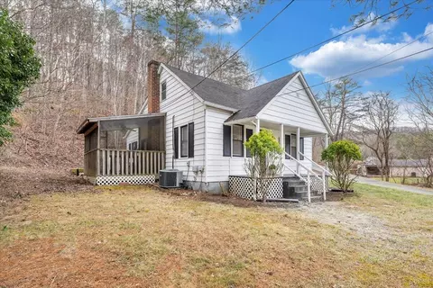3614 Santa Fe Trl, Roanoke, VA 24018