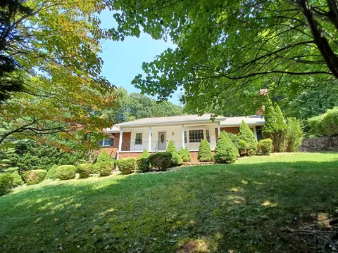 3311 Chestnut Mountain Cir, Vinton, VA 24179