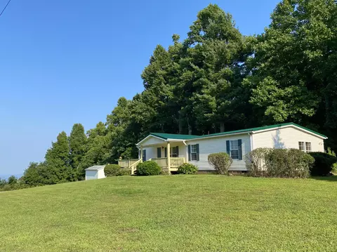 330 Charter Oak Dr SE, Copper Hill, VA 24079