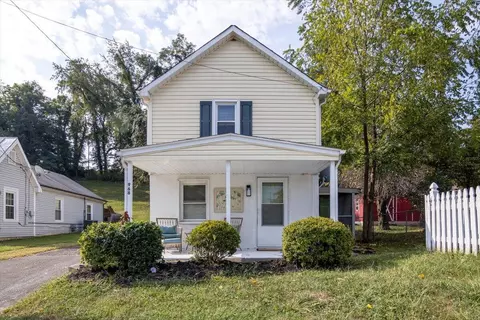 968 Hill Ave, Salem, VA 24153