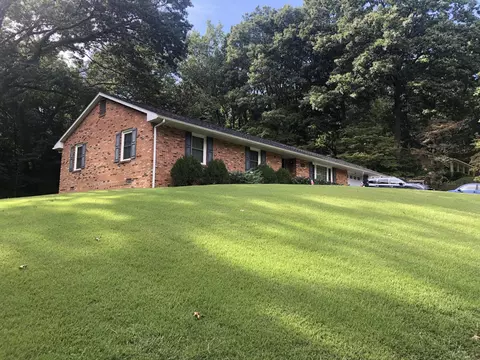 212 Woodland Rd, Covington, VA 24426