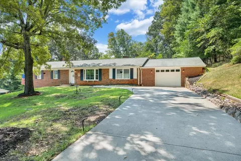 240 Lakeshore Terrace Rd, Hardy, VA 24101