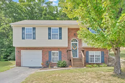 1936 Connors Ct, Salem, VA 24153