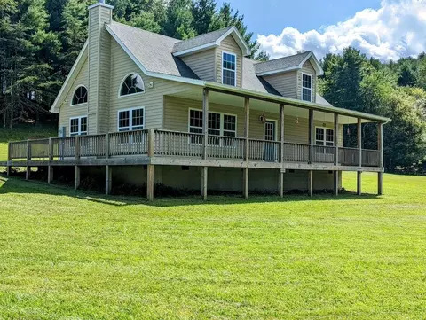 8261 Deer Run Dr SE, Copper Hill, VA 24079