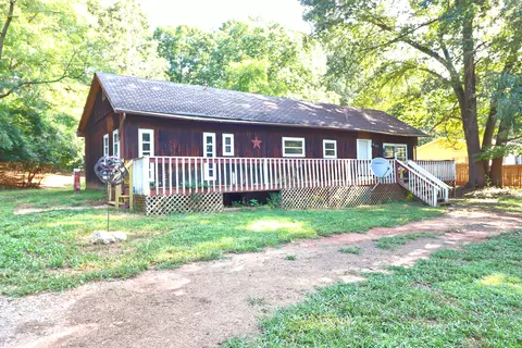 379 Bluewater Dr, Moneta, VA 24121