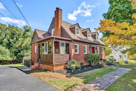 840 Red Ln, Salem, VA 24153