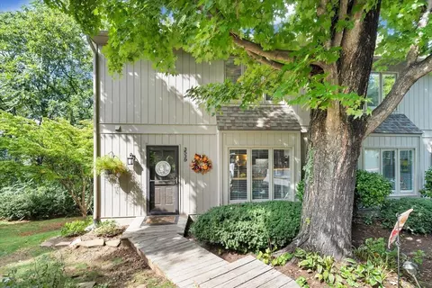 3539 Londonderry Ln, Roanoke, VA 24018