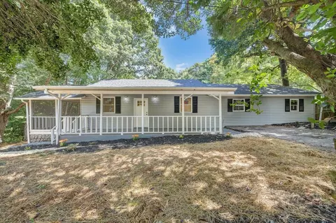 81 Bowles Dr, Rocky Mount, VA 24151